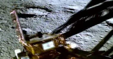 VIDEO/ Dalin imazhet e para të regjistruara nga anija kozmike indiane në Hënë