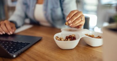 Ky është fruti që na mban të ngopur për orë të tëra dhe redukton urinë