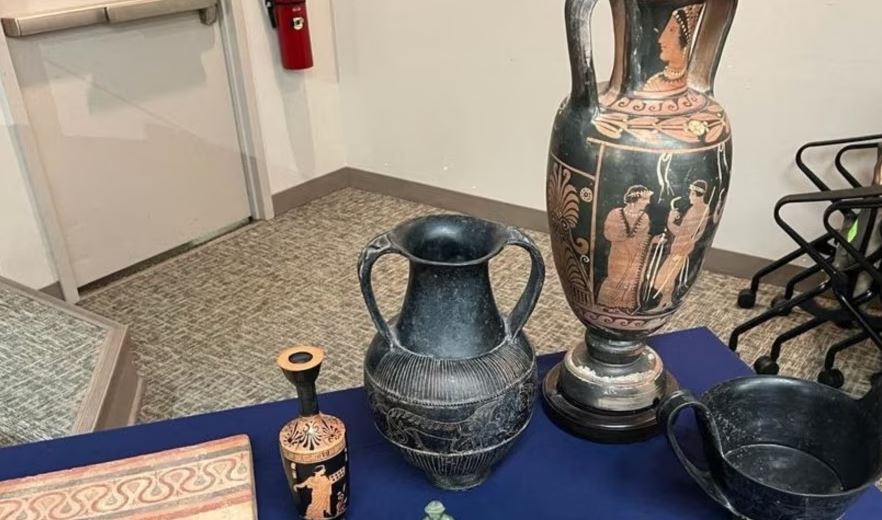 Italia rikthen artefaktet antike nga SHBA-ja