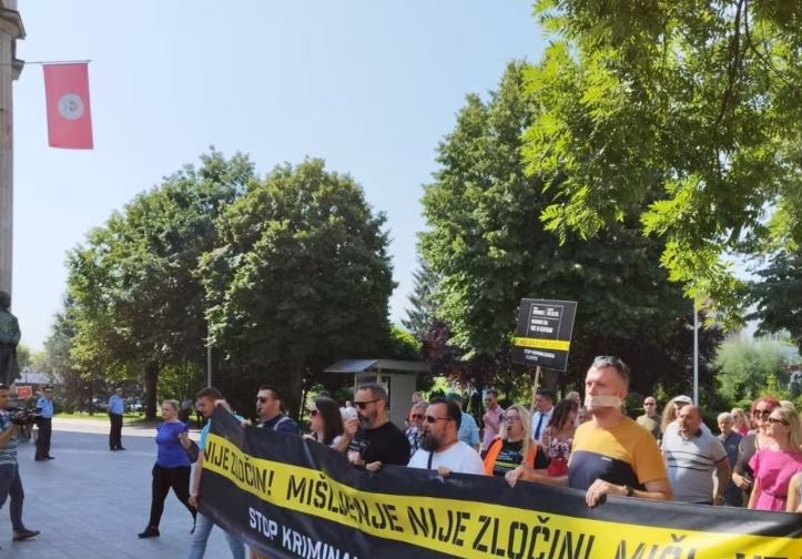 Hyn në fuqi ligji që e bën shpifjen vepër penale në Republikën Sërpska