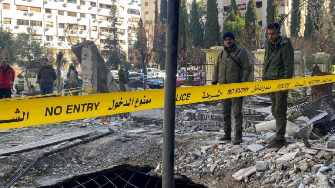 Shpërthime të forta në depon e raketave në Damask