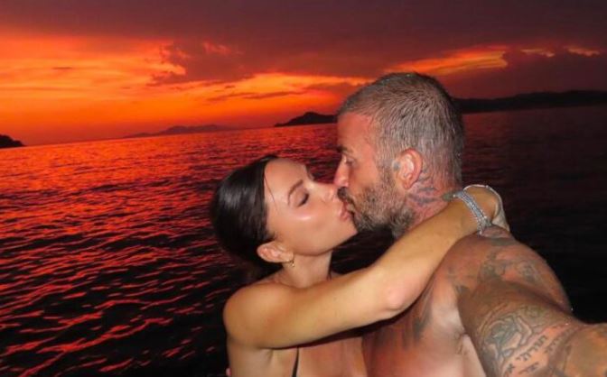 Victoria dhe David Beckham shfaqen më të dashuruar se kurrë gjatë pushimeve