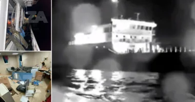 VIDEO/ Momenti kur një dron ukrainas godet një cisternë ruse pranë urës së Krimesë