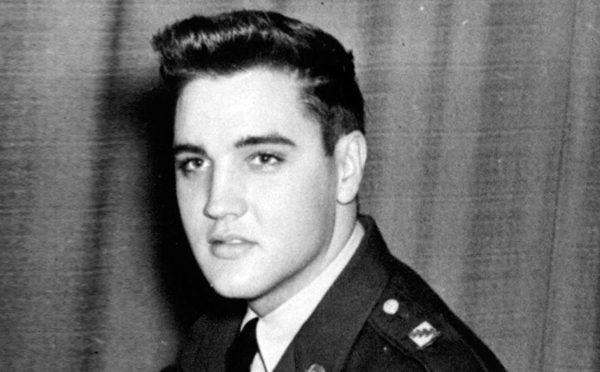 Palltoja e Elvis Presley u shit në ankand për 163,000 dollarë