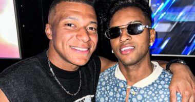 Rodrigo i vuri flakën rrjeteve sociale pas një foto me Mbappe