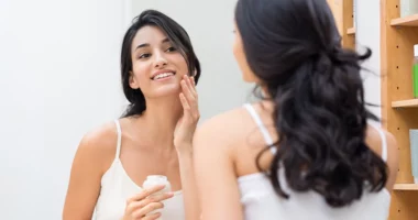 Kur hidratimi i bën më shumë dëm lëkurës sesa mirë