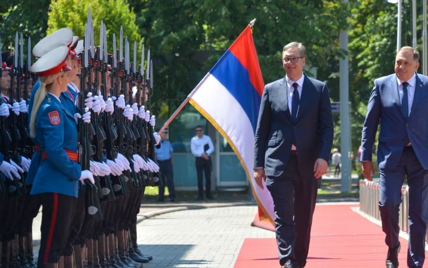 “Nuk i njohim sanksionet e SHBA”/ Vuçiç në krah të liderit të Republiks Srpska