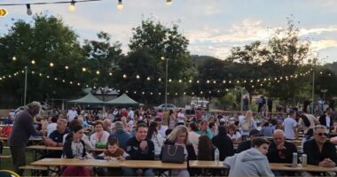 Festa e Lakrorit/ Polenë, turistët shijojnë kulinarinë në fshatin e njohur të Korçës