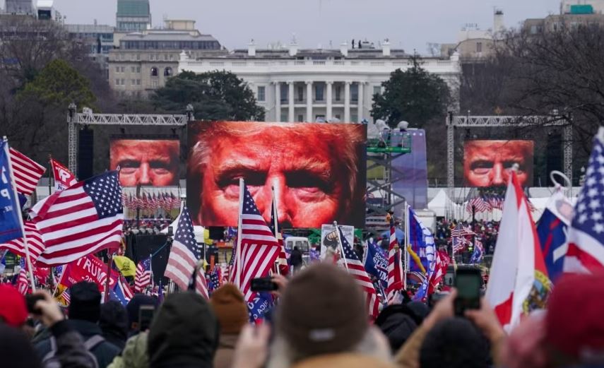 Amerikanët të ndarë përgjatë vijave partiake për aktpaditë ndaj ish presidentit Trump