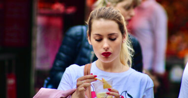 Zakonet e mbrëmjes që do t’ju mbajnë larg frigoriferit