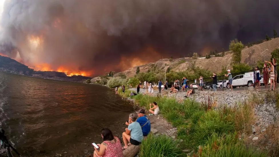 Zjarret masive në Kanada, evakuohen mijëra banorë