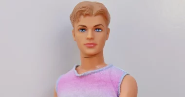 Filmi ‘Barbie’ ndikon dhe te ndërhyrjet estetike, rritet numri i meshkujve që bëjnë botoks