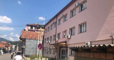 Ambasada e SHBA-së: Vendimi për ndërtesën komunale në Mitrovicën e Veriut, në kundërshtim me kërkesat tona