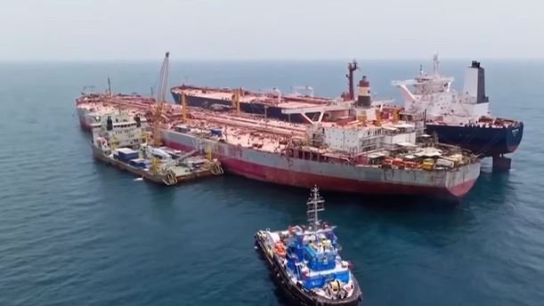 Nafta transportohet nga anija e vjetruar në Jemen