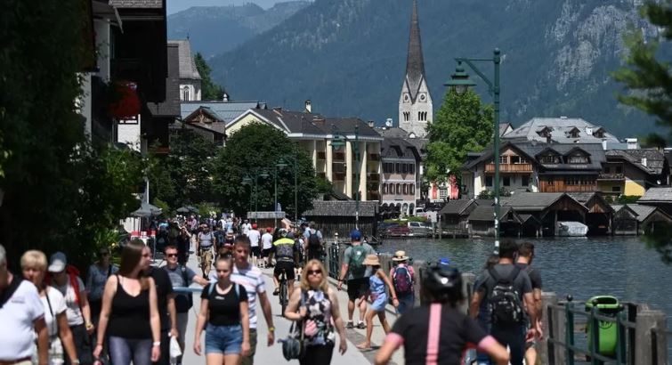 Qyteti austriak proteston kundër turizmit masiv