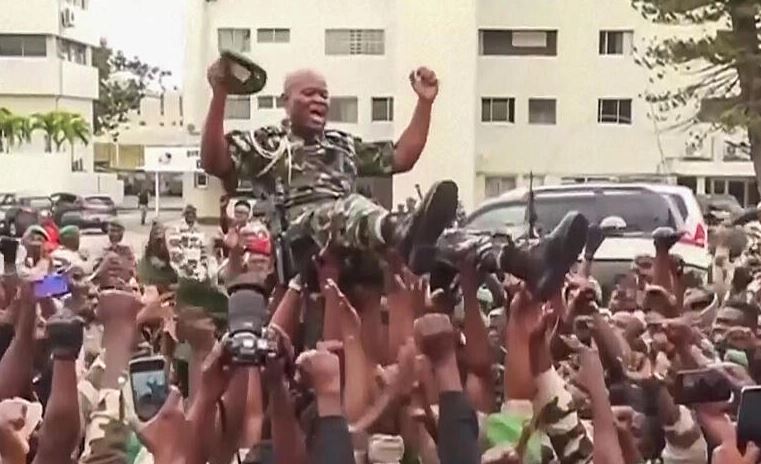 Grushti i shtetit në Gabon, ushtria zgjedh udhëheqësin e ri
