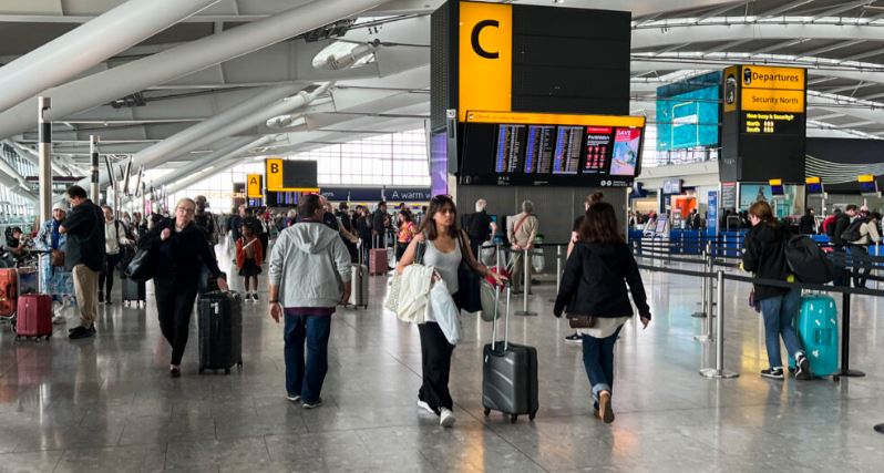 Kaosi në aeroportet europiane mund të zgjasë me ditë