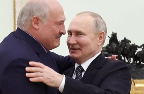 Putin uron Lukashenkon për ditëlindje, konfirmojnë forcimin e marrëdhënieve   
