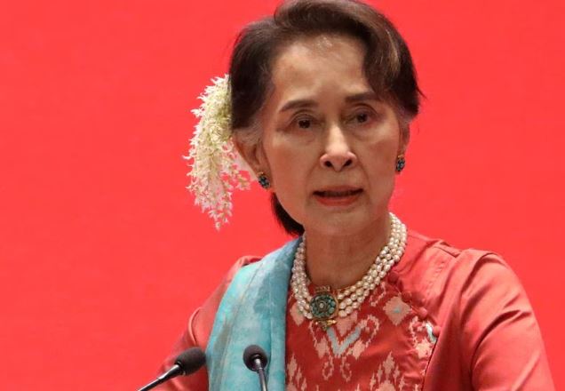 Junta ushtarake e Mianmarit fal ish-udhëheqësen Suu Kyi