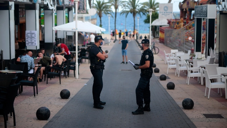 Përdhunuan turisten, arrestohen gjashtë persona në Spanjë