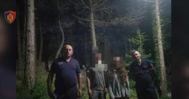 Humb&euml;n rrug&euml;n gjat&euml; nat&euml;s n&euml; Orikum, policia gjen pas 4 or&euml;sh k&euml;rkime turist&euml;t francez&euml;