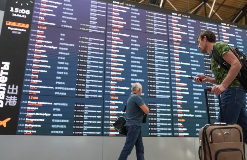 Mbyllen përkohësisht aeroportet kryesore të Moskës pas një sulmi me dron