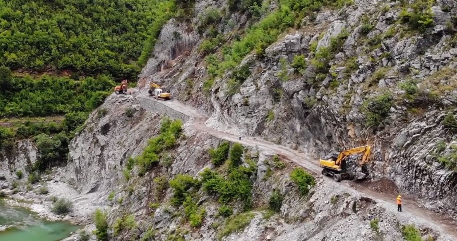 Rama ndan pamje nga punimet në rrugën Prekal-Kir: Do të sjellë një impuls të ri zhvillimi turistik