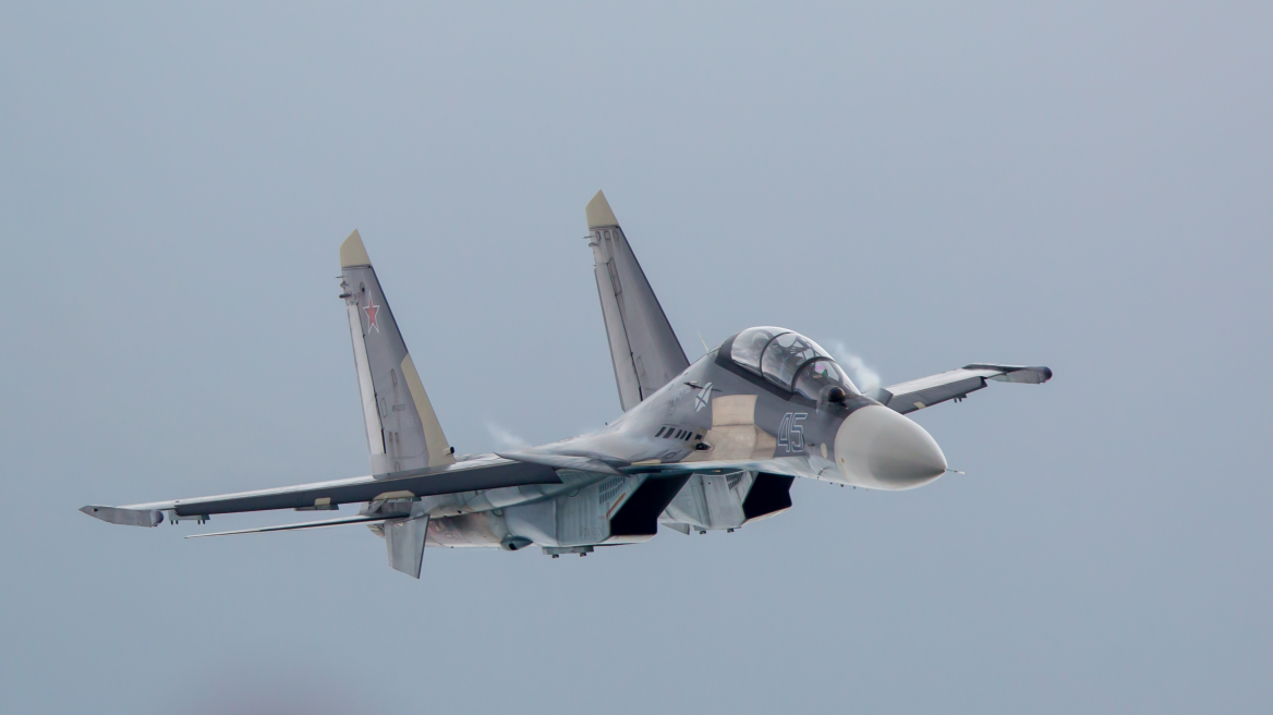 Rrëzohet avioni luftarak Su-30 në Kaliningrad, humbin jetën dy pilotët