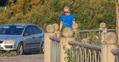 Turistë nga Australia në Shirokë, lagja buzë liqenit, oaz çlodhjeje për vendas dhe të huaj