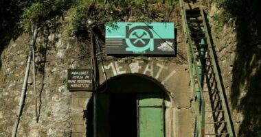 Kosova Press: Minatorët e ndërmarrjes “Trepça” hyjnë në grevë