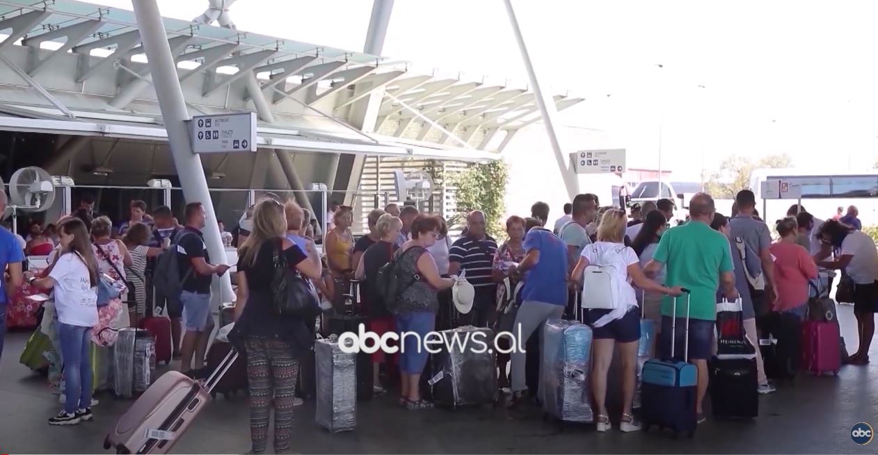 Turistët qëndrojnë më gjatë në Shqipëri/ Instat: Janë shtuar netët e qëndrimit në hotele