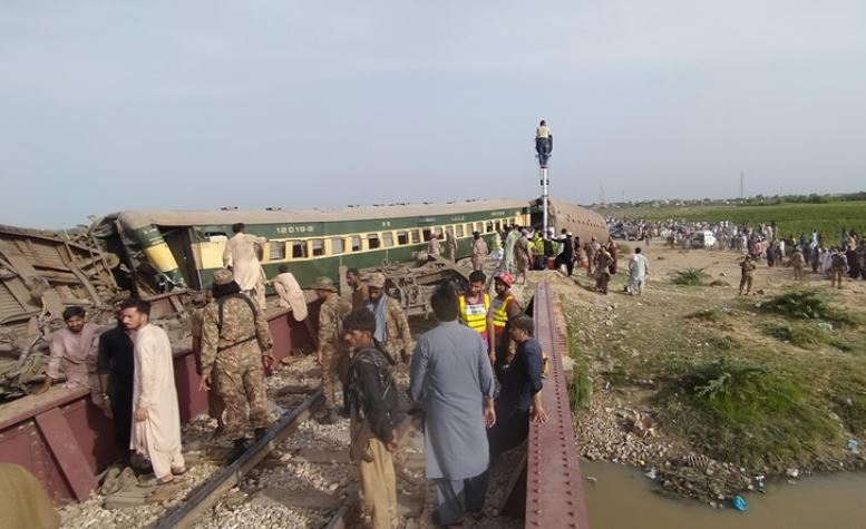 Aksidenti në Pakistan/ Rëndohet bilanci i viktimave, 60 të plagosur