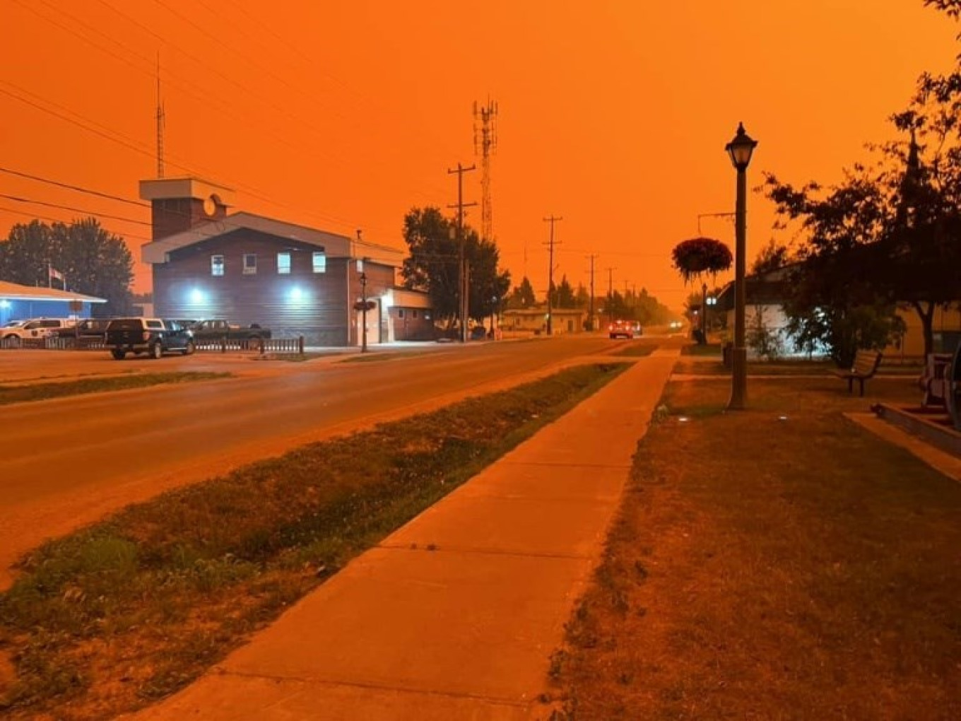 Kanadaja nën “kërcënimin” e zjarreve, evakuohet i gjithë qyteti