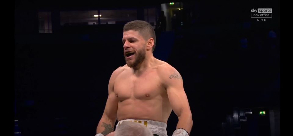 VIDEO/ Florian Marku si Tyson, boksieri shqiptar mposht kundërshtarin në sekondat e para