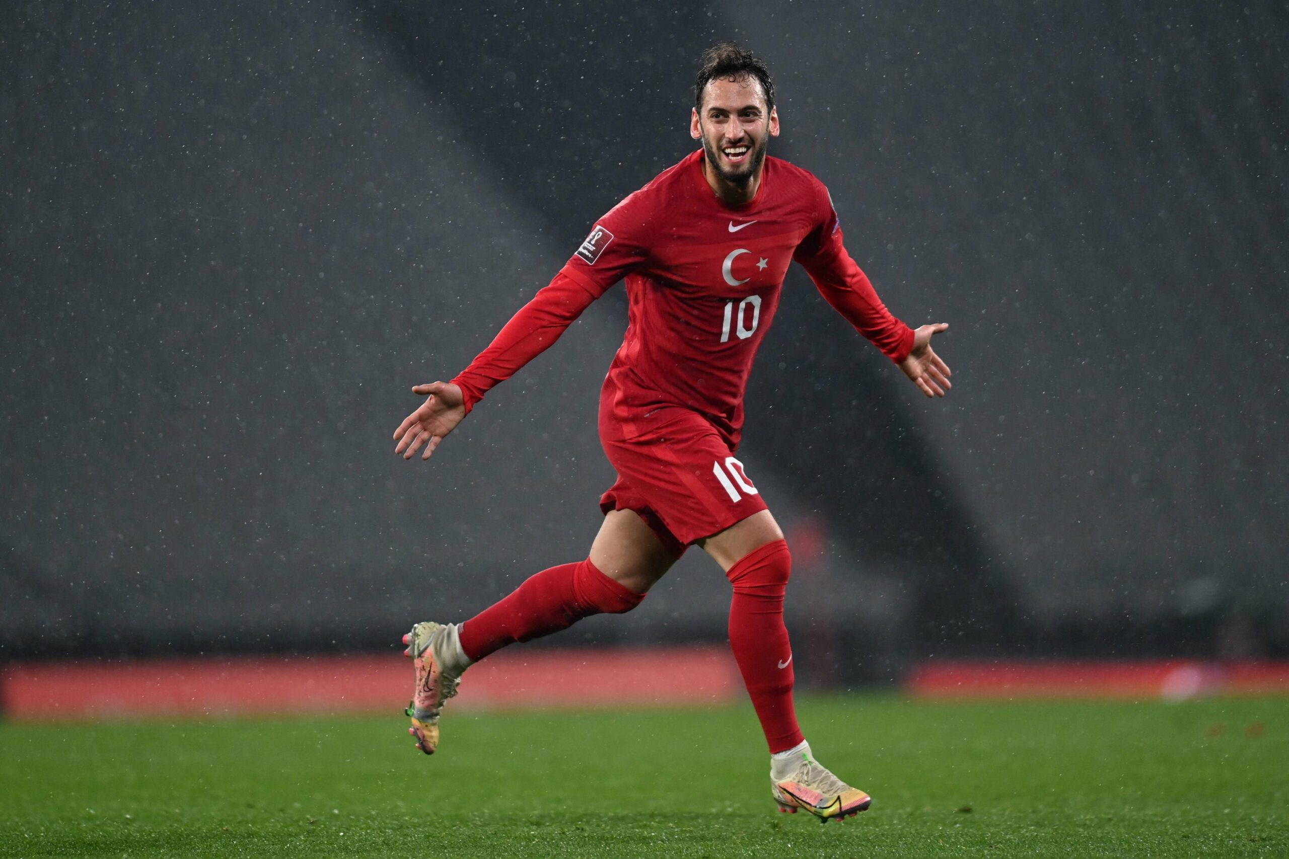 Calhanoglu i lumtur nga largimi i trajnerit gjerman: Kuntz kishte vështirësi në krijim e raporteve