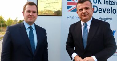 Hetimi i dosjeve të vjetra/ Balla dhe ministri britanik inaugurojnë laboratorin e referencës së ADN