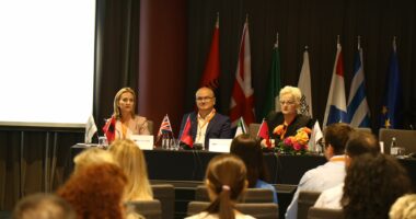 Masterklasi i imazherisë së gjirit. Aktiviteti mblodhi në Tiranë elitën e mjekësisë shqiptare dhe të huaj