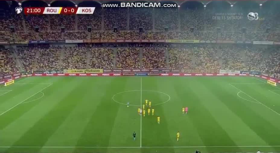 VIDEO/ Kore raciste dhe banderolë “Kosova është Serbi”, arbitri ndërpret sfidën Rumani-Kosovë