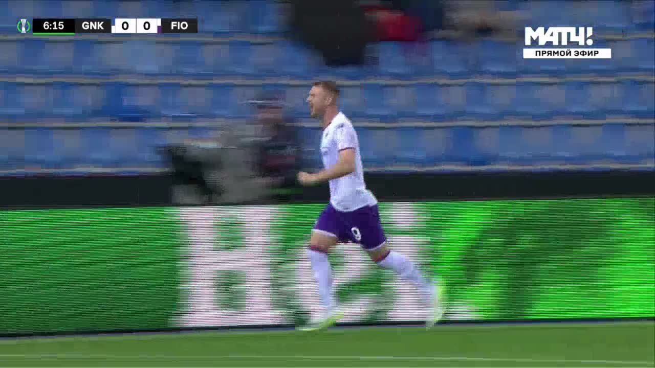 VIDEO/ “Violët” në avantazh, Fiorentina shënon të parin ndaj Genk