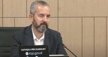 Elbasani, Vora dhe Kamza votoi elektronikisht, përse nuk mund të përdoren këto pajisje në Kukës? Kjo është përgjigja e Celibashit