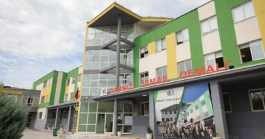 Veliaj: Apel prindërve të shmangin përdorimin e makinës në ditën e parë të shkollës