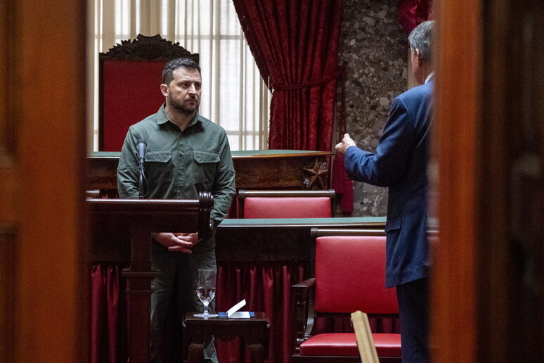 Zelensky-senatorëve amerikanë: Pa ndihmë do ta humbim luftën