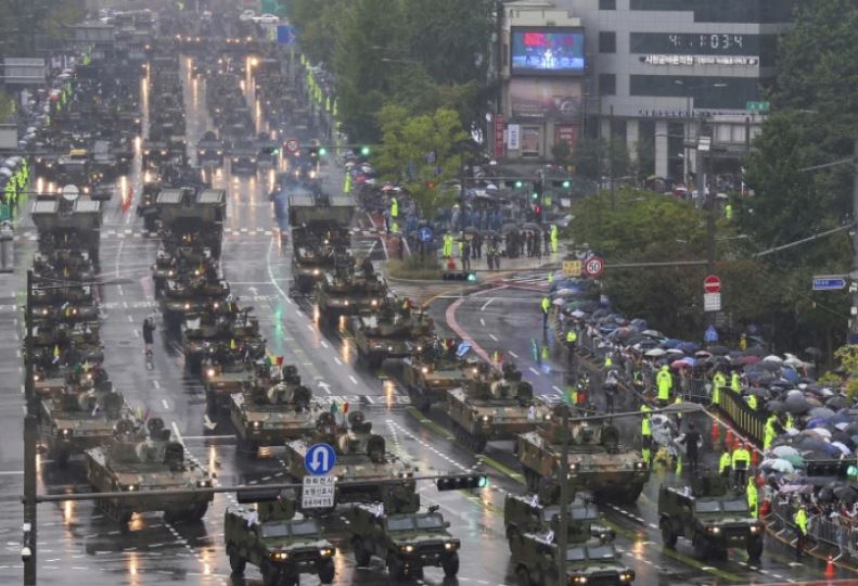 Koreja e Jugut do të zhvillojë paradën e parë ushtarake në 10 vjet