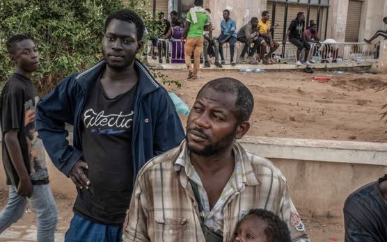 “Më duhej të pija urinën time për të mbijetuar”, afrikanët tregojnë tmerrin që kanë përjetuar