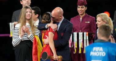 Gjykata “izolon” Rubiales, ish-Presidenti duhet të qëndrojë 200 metra larg nga Jenni Hermoso