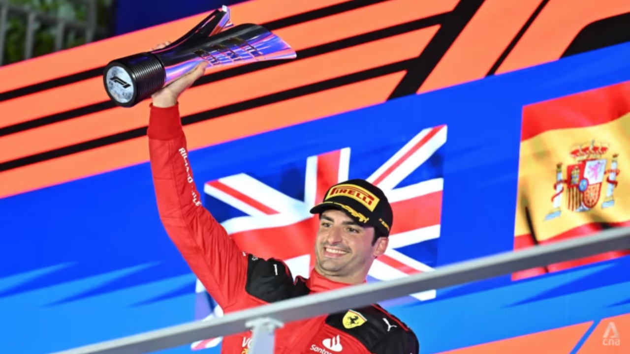 Siguroi fitoren e parë të Ferrari-t këtë sezon, Sainz: Jemi në “qiellin e shtatë”