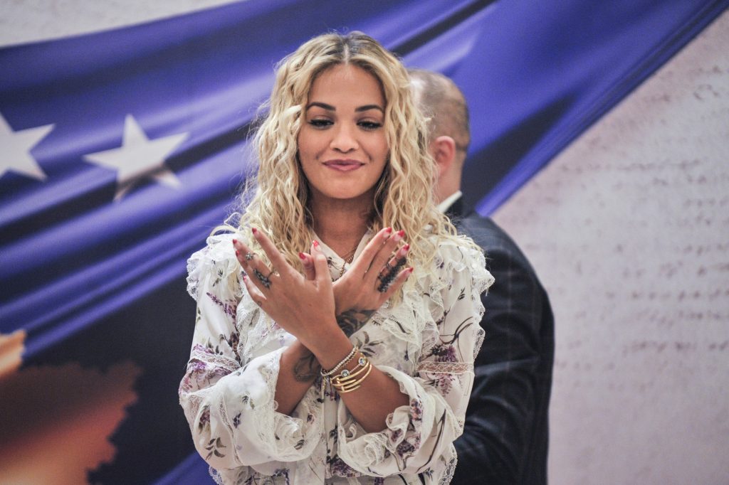 Ndeshja Kosovë-Zvicër, reagon Rita Ora pasi pa foton e saj në tribunë: Të dua, vendi im i preferuar në të gjithë botën