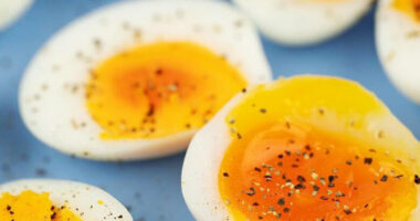 A dëmtohet organizmi nëse e teprojmë me ngrënie të vezëve?