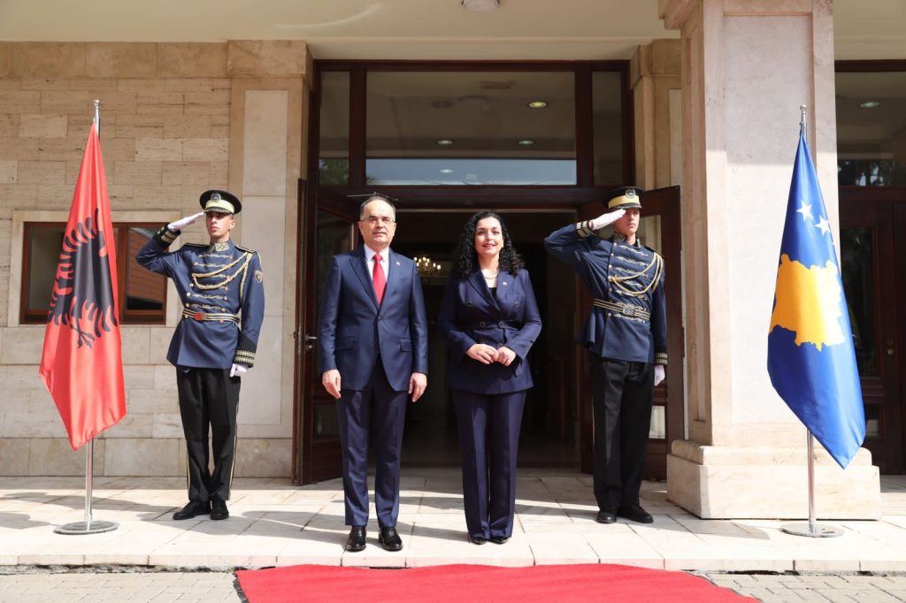 Vjosa Osmani vizitë dy ditore në Tiranë, presidenca zbardh axhendën
