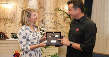 Veliaj pret ministren e Jashtme të Kanadasë/ Joly: Kanadaja, shtëpi e hapur për mijëra shqiptarë me histori suksesi